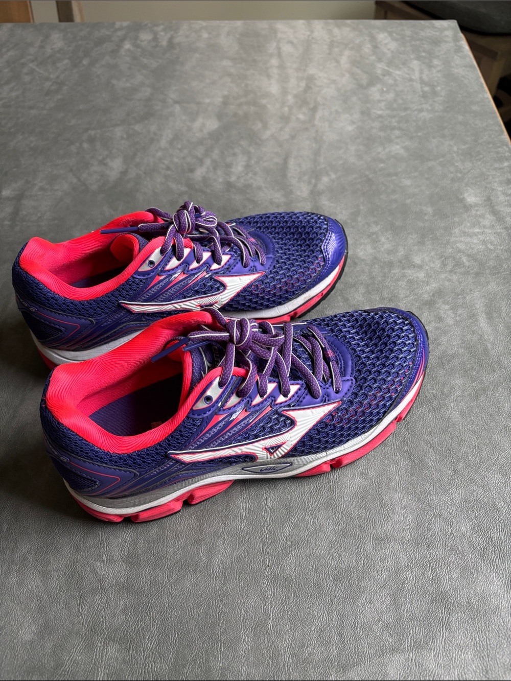Mizuno Women's Purple and Pink Running Sneakers Woman’s Size 7.5